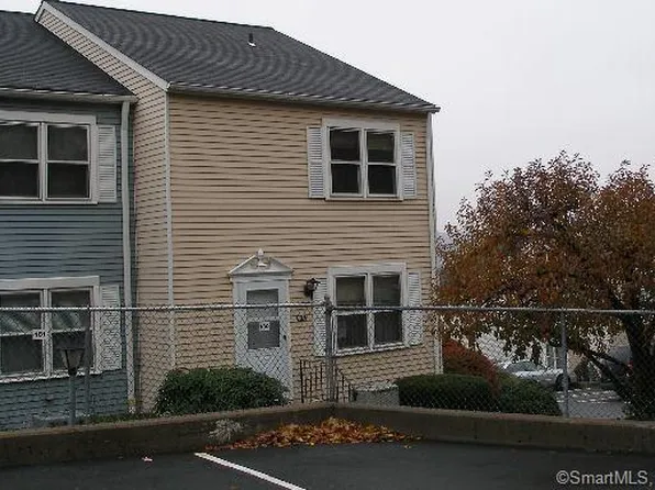 55 Mill Plain Rd #18-4, Danbury, CT 06810