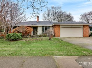 377 Wildwood Dr, Holland, MI 49423