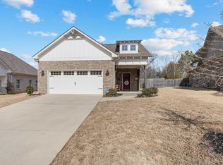 1421 Woodridge Pl, Gardendale, AL 35071