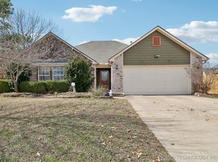11710 S Holley Ct, Jenks, OK 74037