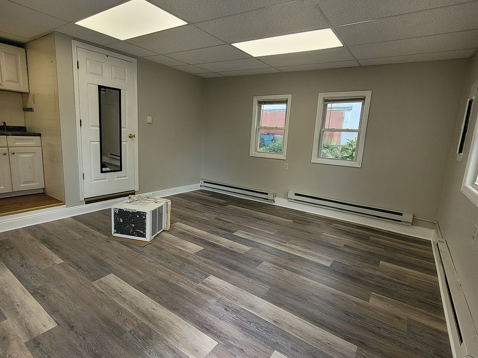 1st image of 28 N Queen St