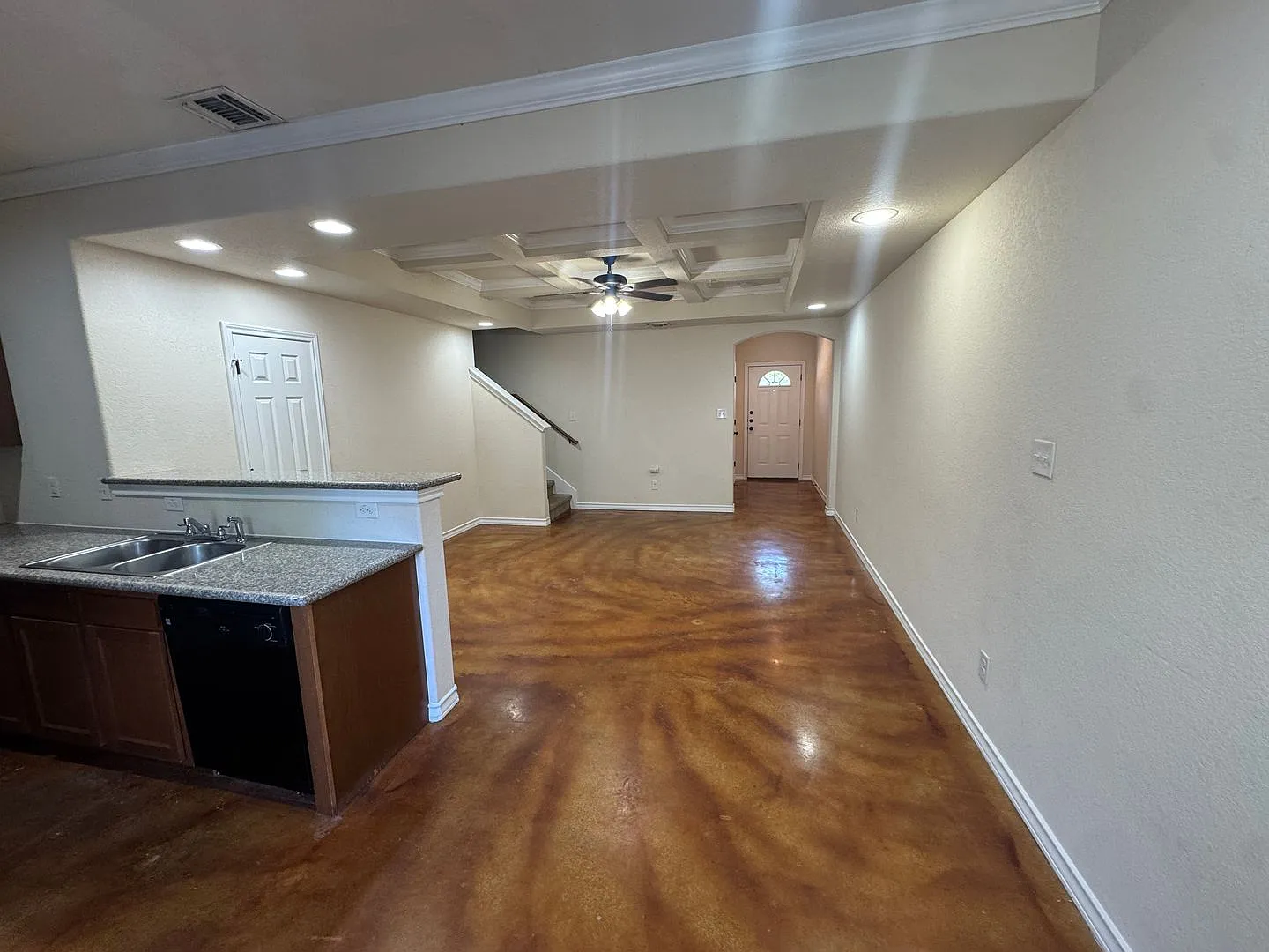Townhome Located Near Retama Park — Photo 3