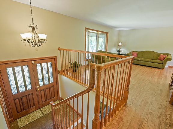 2nd image of 1120 Concord Ln