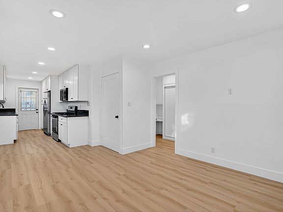5th image of 8460 Kittyhawk Ave #8460