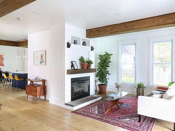 5th image of 22 Dubois St