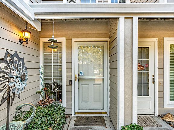 3rd image of 590 Laurel Grove Circle