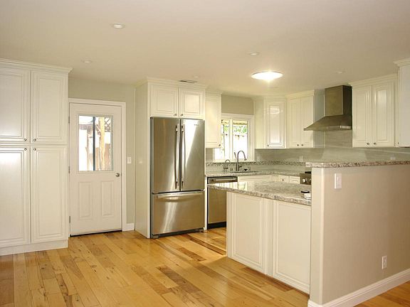 2nd image of 3133 Gavota Ave