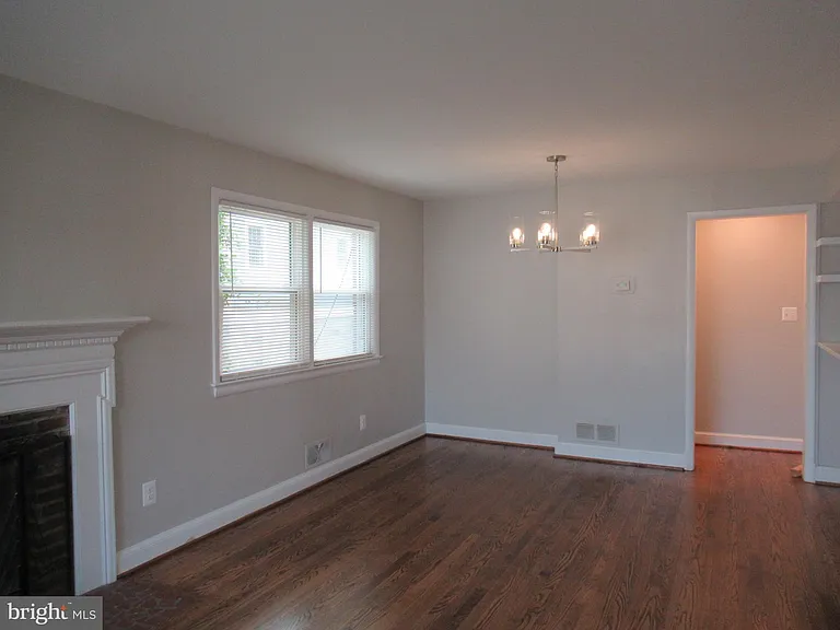 2142 N Stafford St #1 — Photo 5