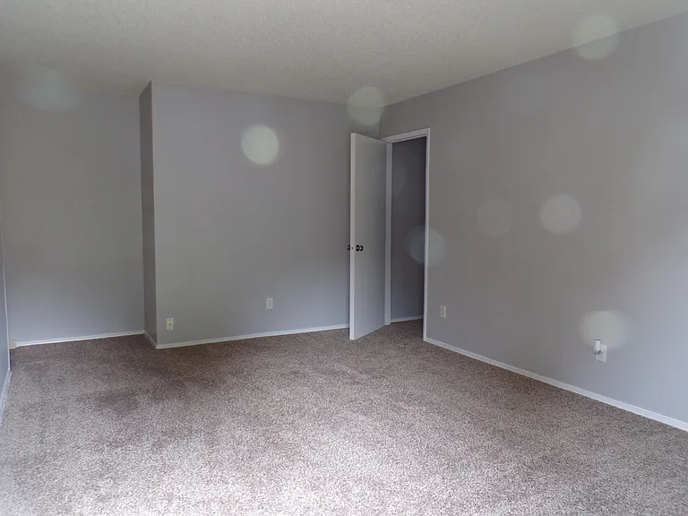 5102 SW 45th Ave — Photo 31