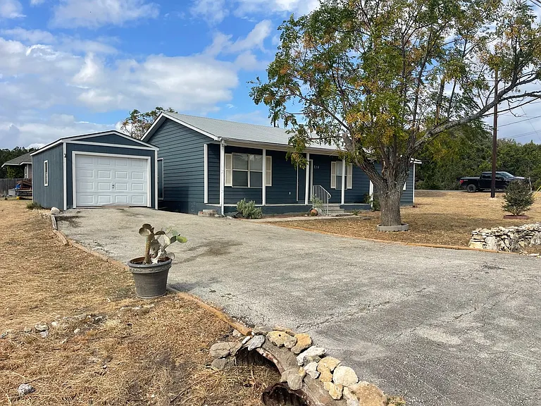 716 Persimmon Pass — Photo 2