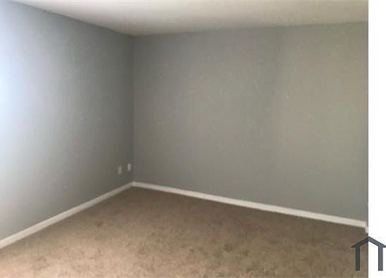 5th image of 204 Knightsmanor Ct