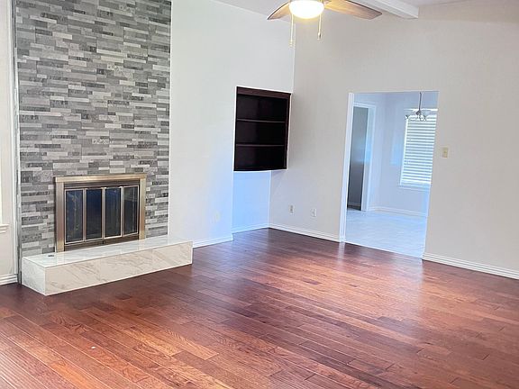 2nd image of 1918 Baylor Dr