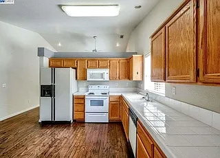 509 Saddleback Cir — Photo 7