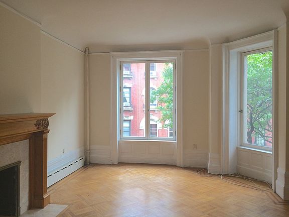 2nd image of 303 W 107th St APT 3R