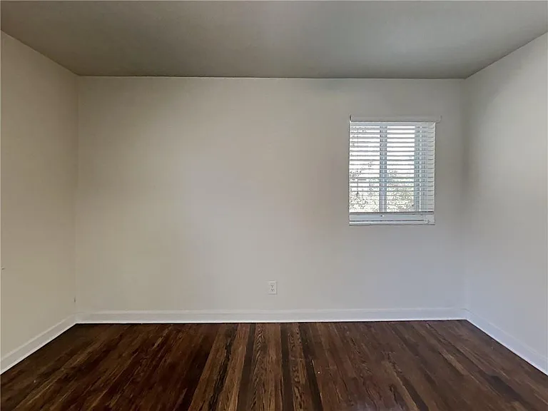 880 N Highland Ave NE #B4 — Photo 7