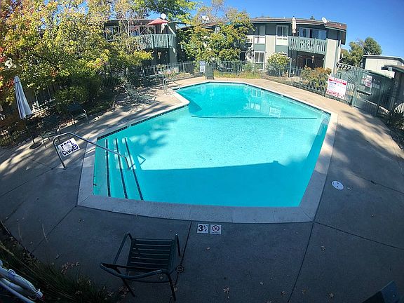 3rd image of 1036 Oak Grove Rd #18