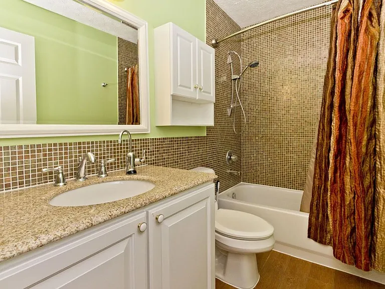 Full Bath