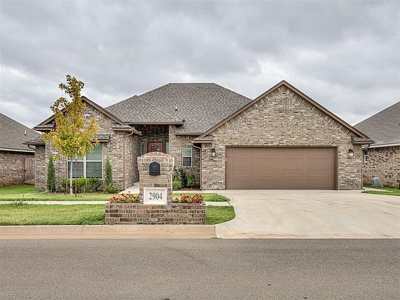 2nd image of 2904 Summit Hollow Dr