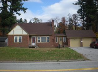 915 River Rd, Manchester, NH 03104