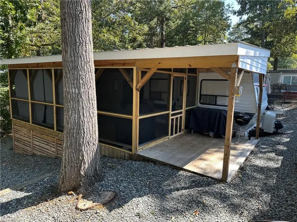 110 Meadowview Cir, New London, NC 28127