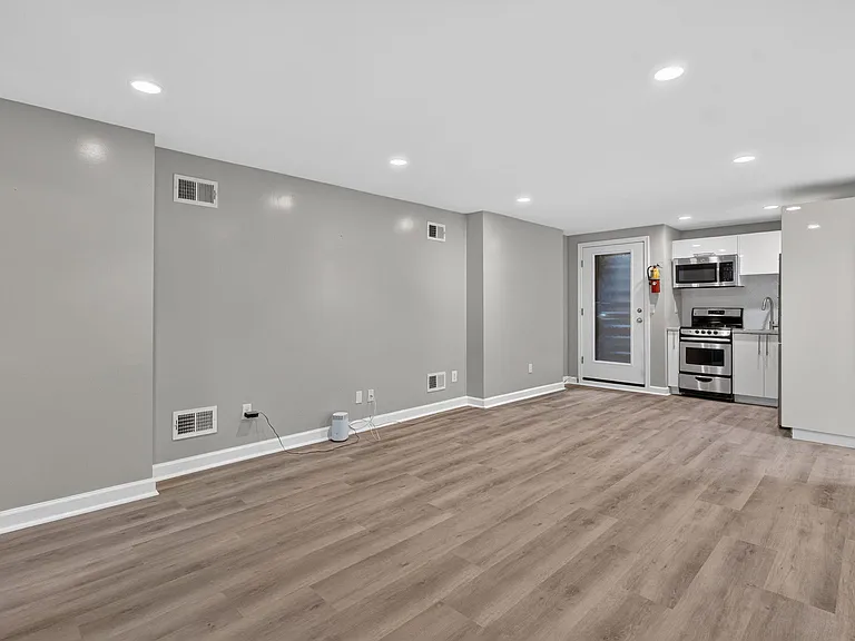 451 M St NW #B — Photo 9