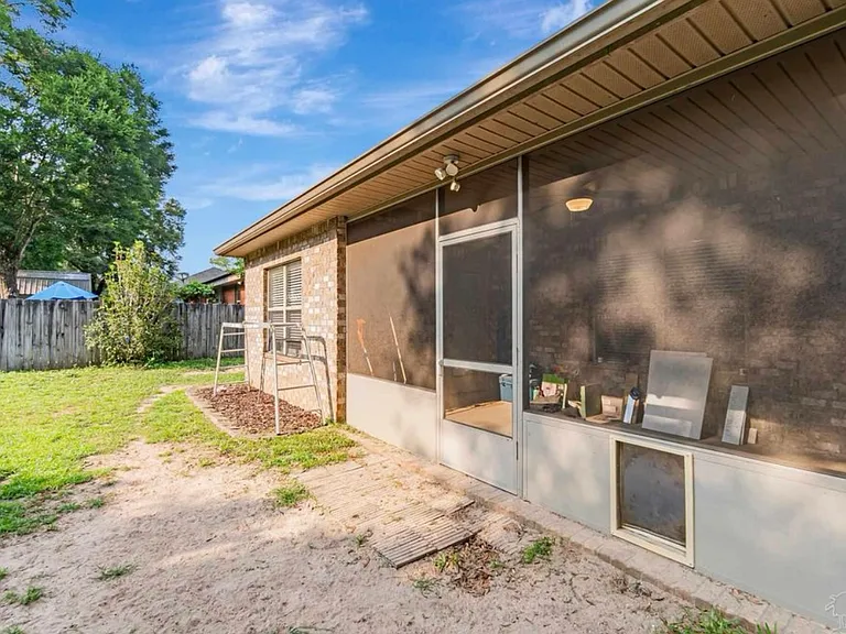 5811 Rustic Ridge Cir — Photo 22