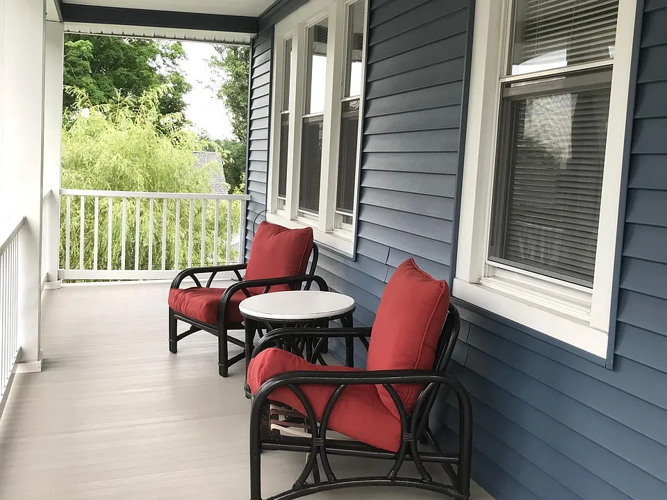 Front porch- 2nd floor