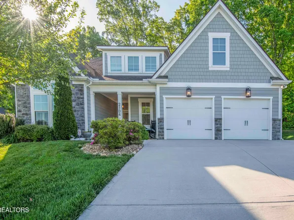 2104 Clearmill Dr, Lenoir City, TN 37772