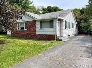 28 Mountain View Ter, Walden, NY 12586