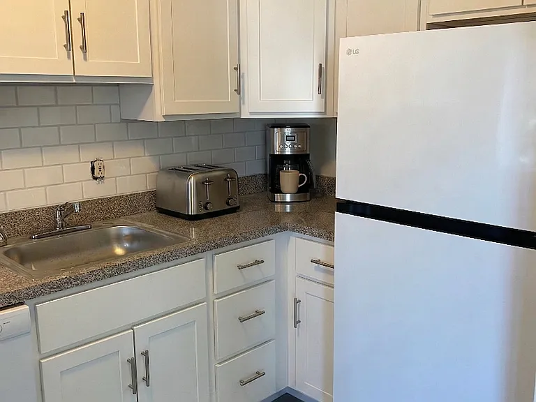 Valley Green Apartments — Photo 39