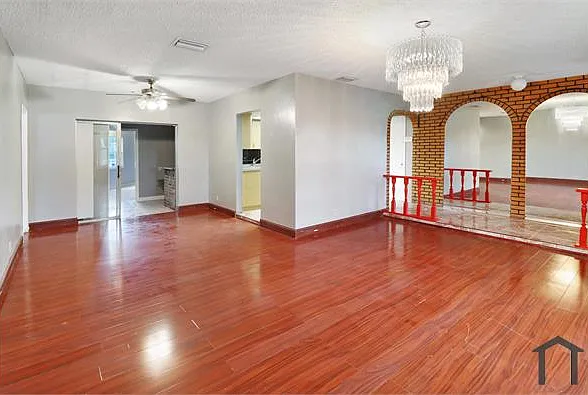 3241 NW 40th St — Photo 5