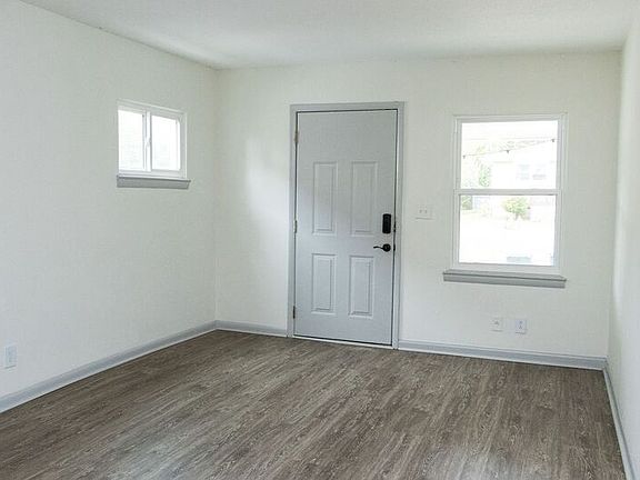 3rd image of 1605 Duncan Ave Unit D