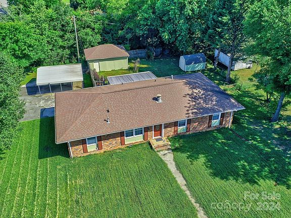 2nd image of 2075 Marett Blvd