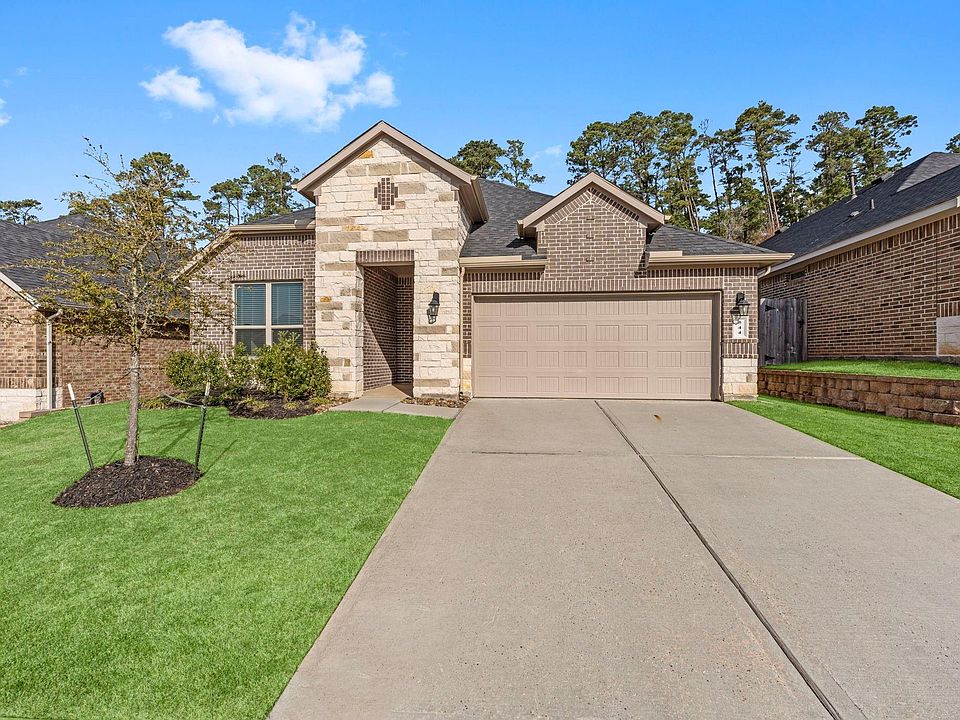 1st image of 544 Newcomb Hollow Dr