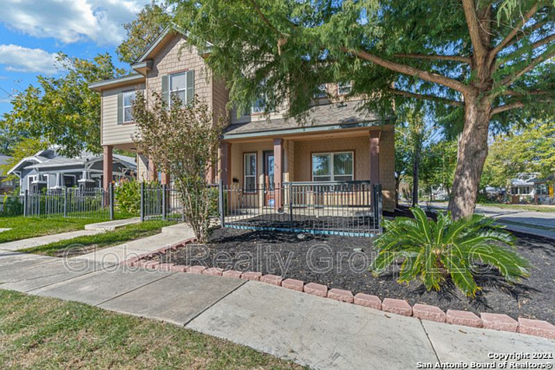 1st image of 423 E Laurel Dr