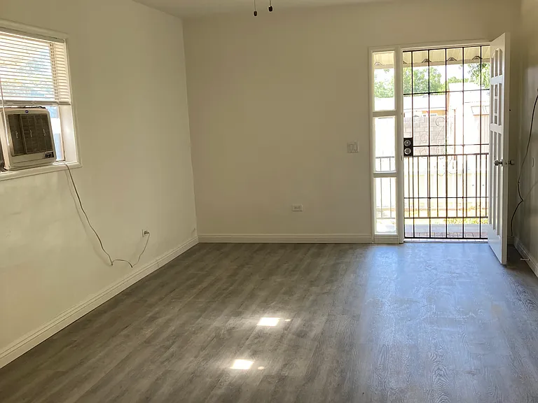 1376 Chrysolite Ave — Photo 3