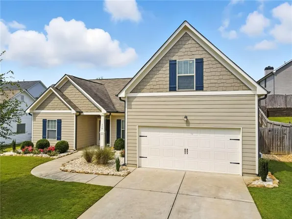 119 Kestrel Ct E, Dawsonville, GA 30534
