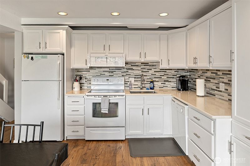 4th image of 8903 Crescent Bar Road NW #172