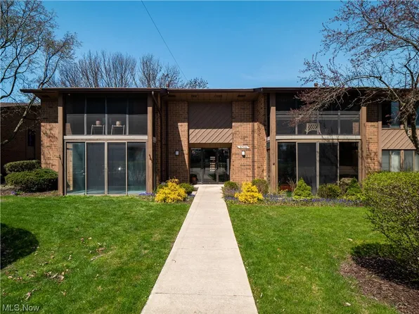 22946 Mastick Rd APT 101, Fairview Park, OH 44126