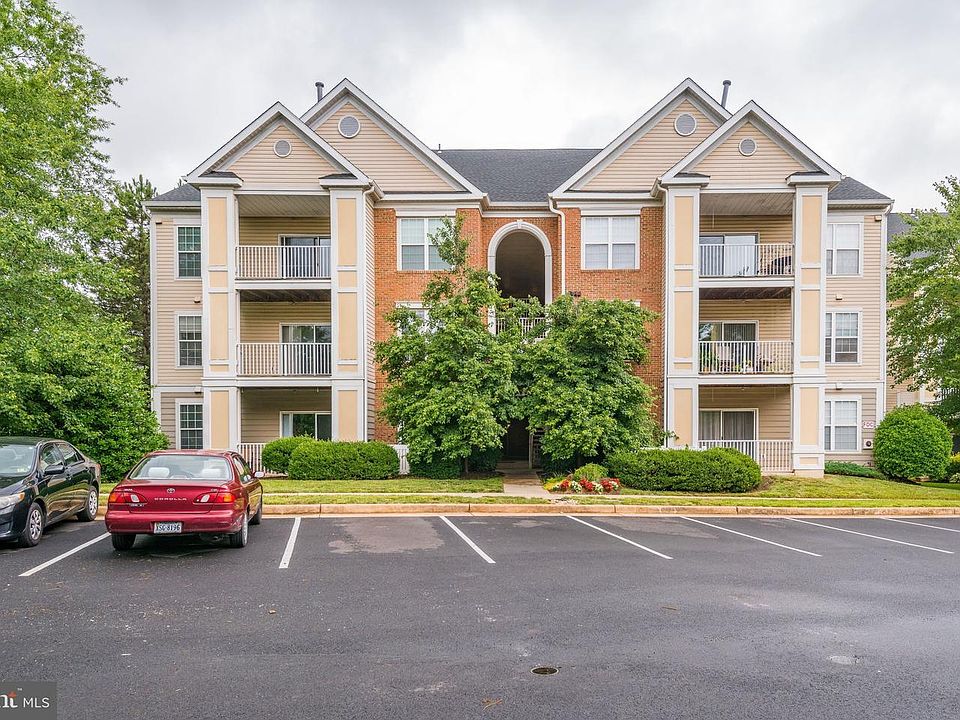 1st image of 20933 Cedarpost Sq Unit 203