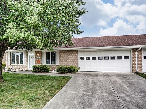 3rd image of 490 Samantha Cir