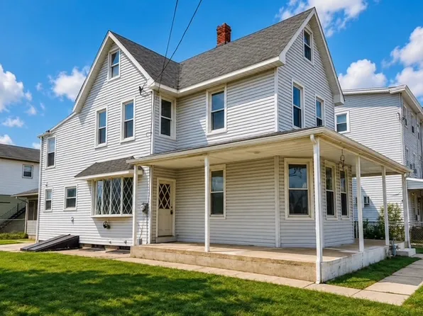 702 Market St, Marcus Hook, PA 19061