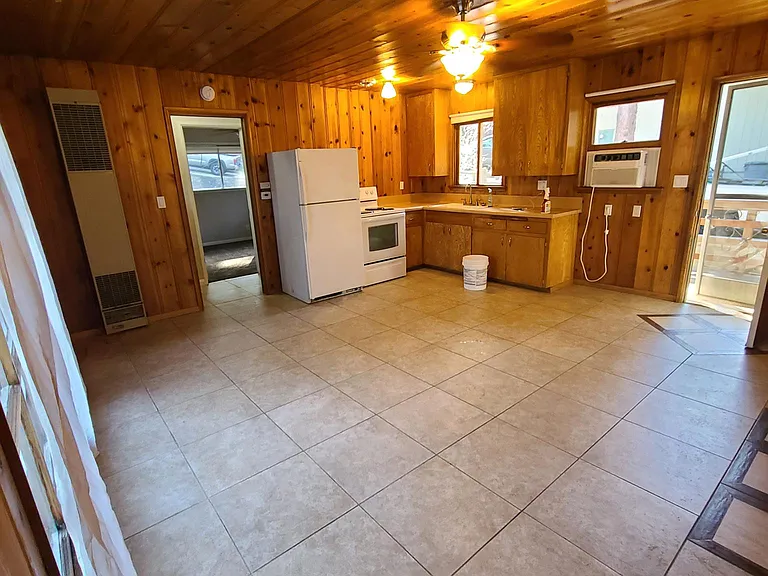 24722 Finhaut Dr #1 — Photo 37