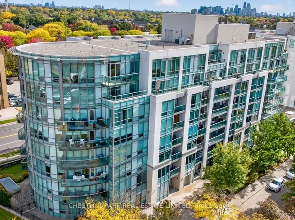 3840 Bathurst St #703, Toronto, ON M3H 6C6