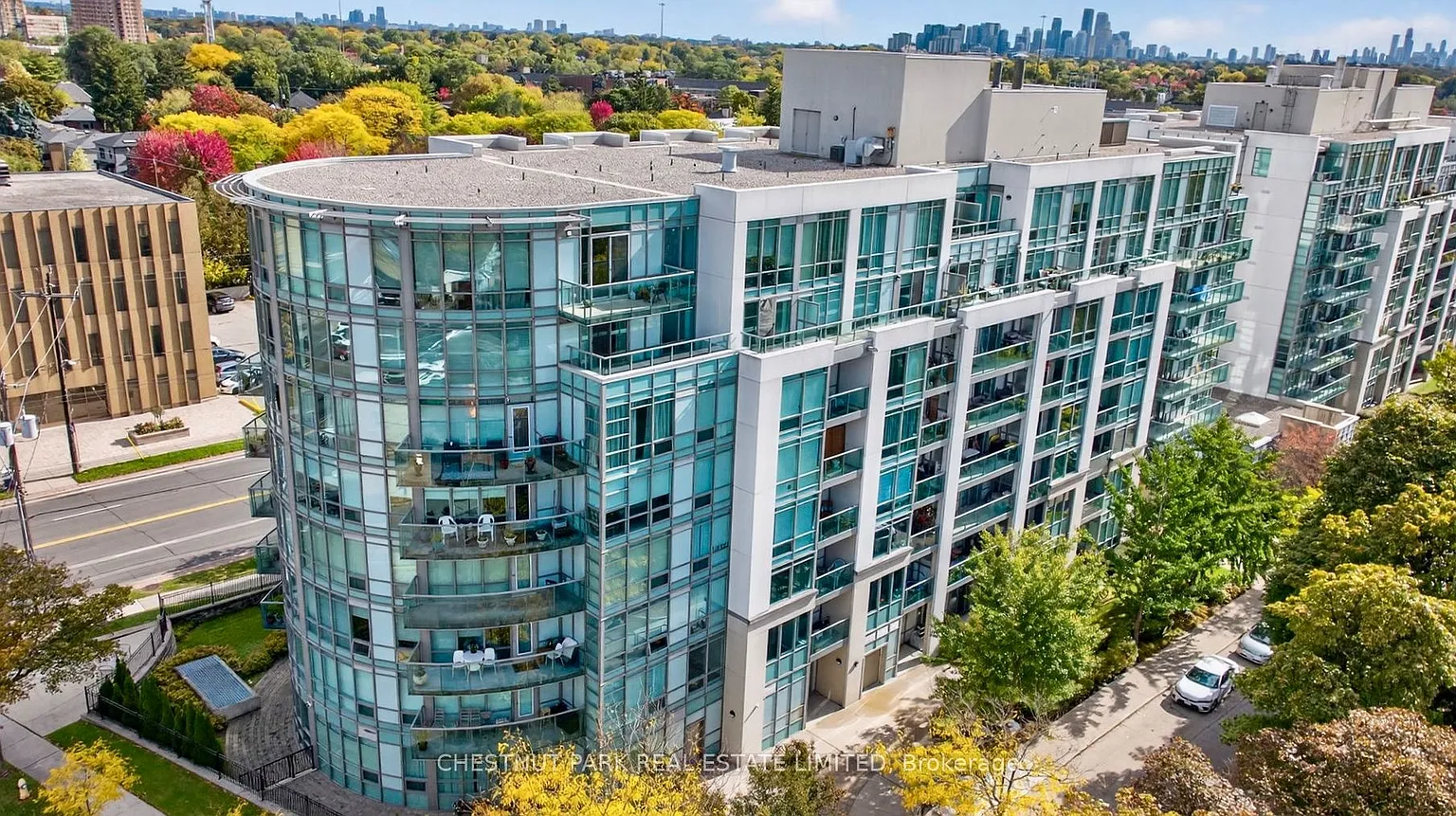 3840 Bathurst St #703 photo 1
