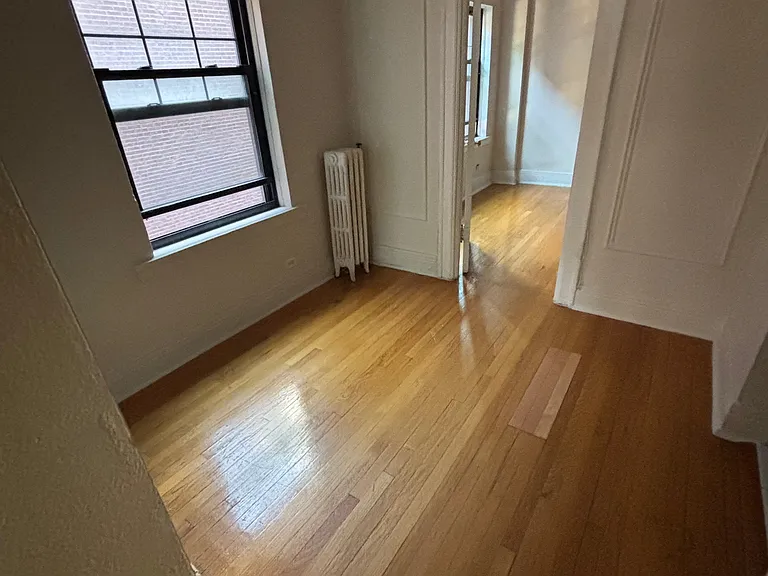 731 W Junior Ter #3 — Photo 1