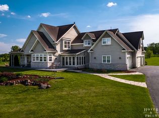 1315 Savannah Ln, Woodstock, IL 60098