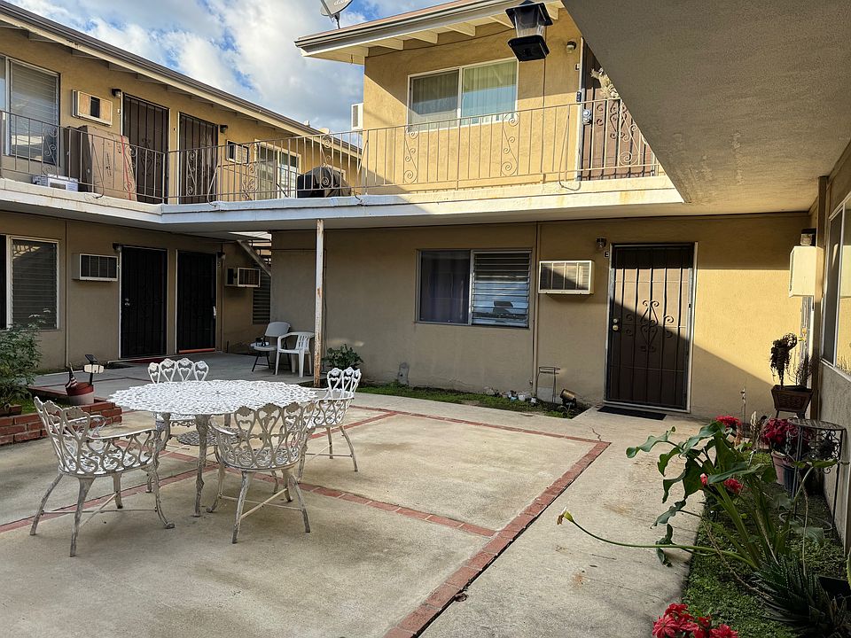 court yard
