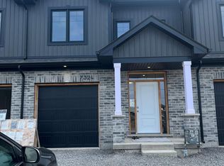 7324 Matteo Dr, Niagara Falls, ON L2H 3T2