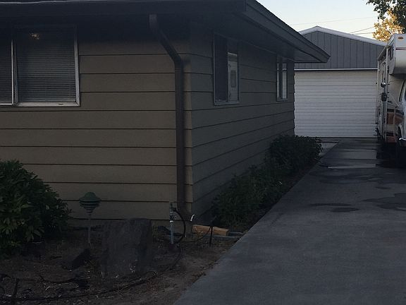 3rd image of 4109 S Auburn St